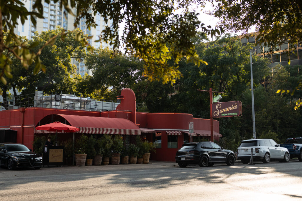 Sammie's Italian - Where Austin Restaurant Hut's used to be