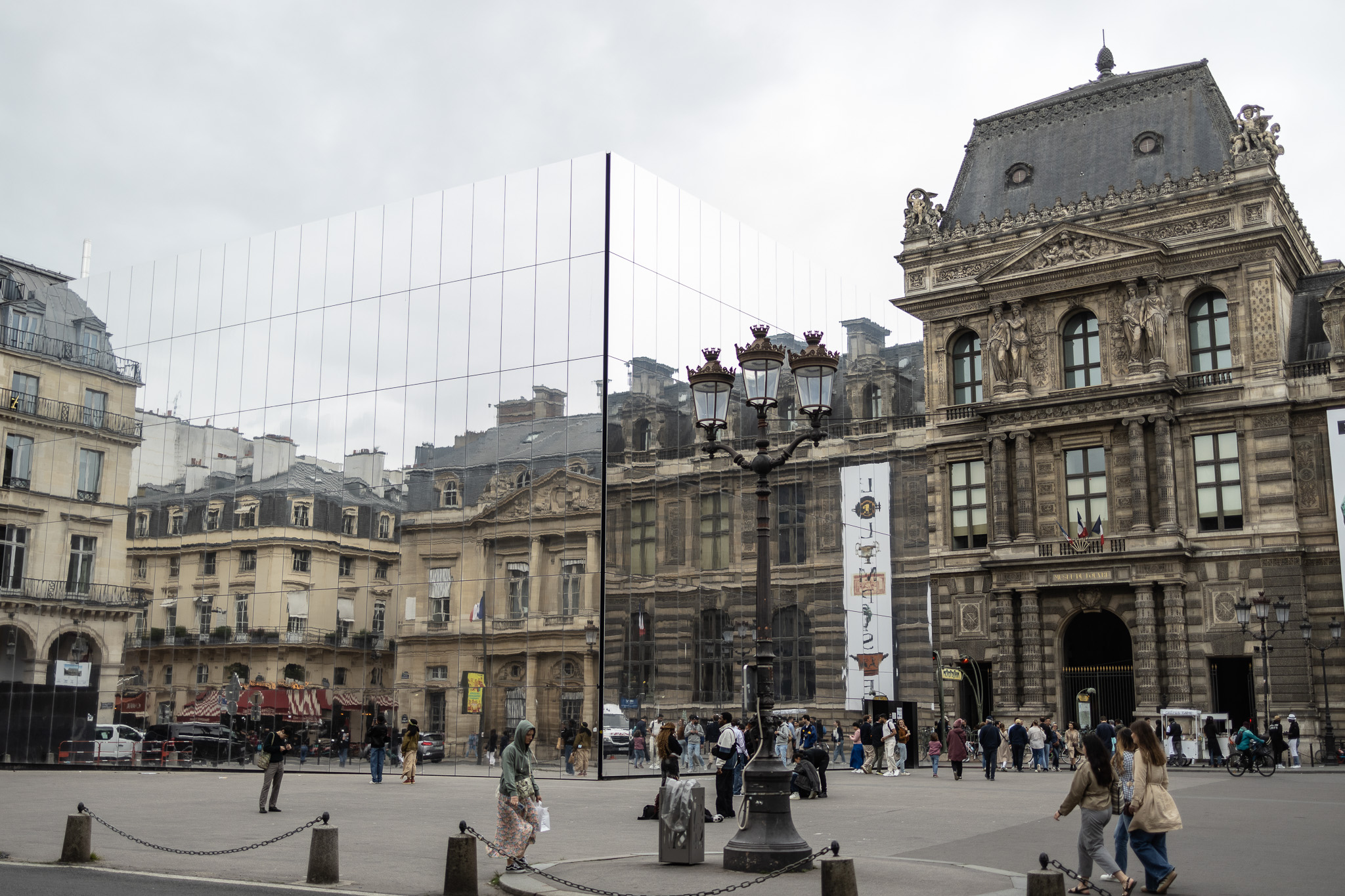 The mirror building near the Lourve - Paris Tours - visiting paris for the first time